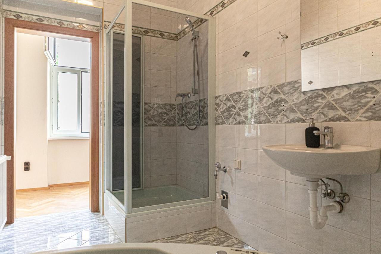 Apartmán Brilliant 2Br Apt. Near Akh-Hospital Vídeň Exteriér fotografie